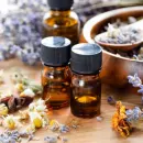 Aplicațiile terapeutice ale aromelor, cu accent pe parfumurile arabe
